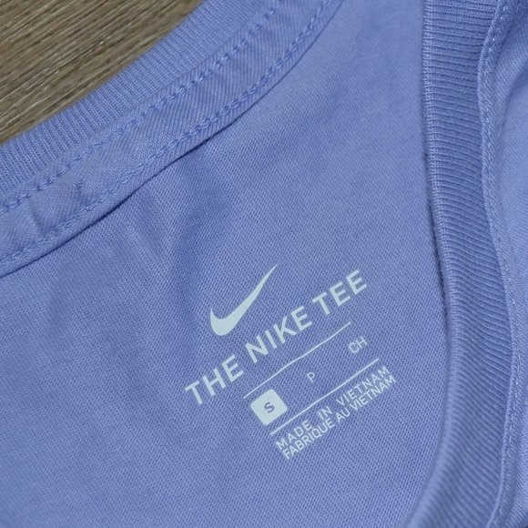 NWT Nike Women's Sportswear Sleeveless Muscle Tank Top Lavender Size Small - Picture 3 of 5